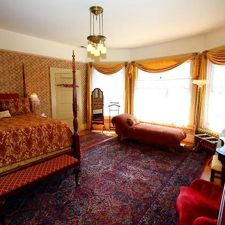 Lion And The Rose Victorian Guest House-2